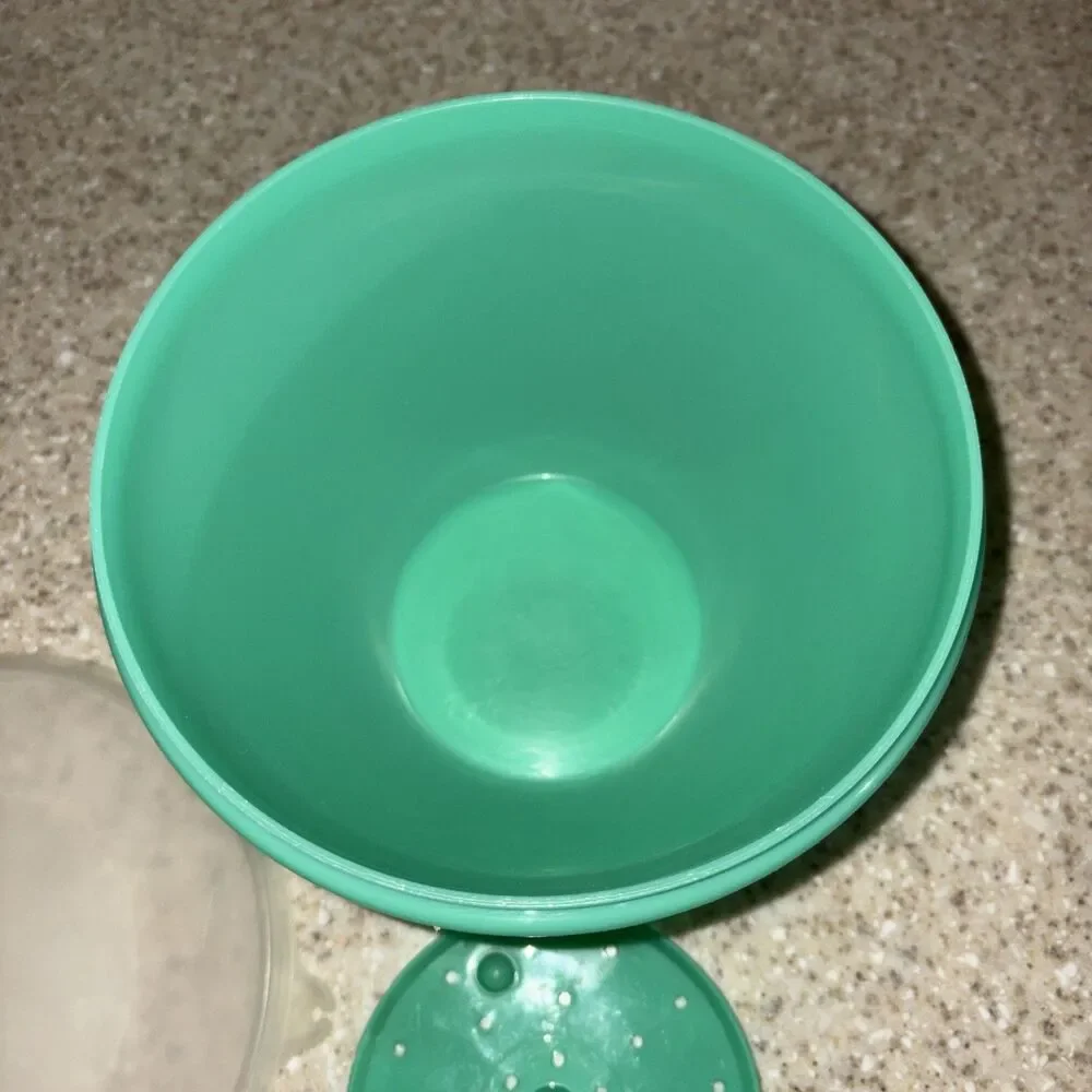 Vintage Tupperware Jadeite Green Lettuce Keeper & Spike USA #679-29 Excellent